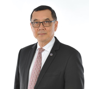 Mr Kobsak Duangdee (Secretary General of the Thai Bankers’ Association (TBA))