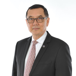 Mr Kobsak Duangdee (Secretary General of the Thai Bankers’ Association (TBA))